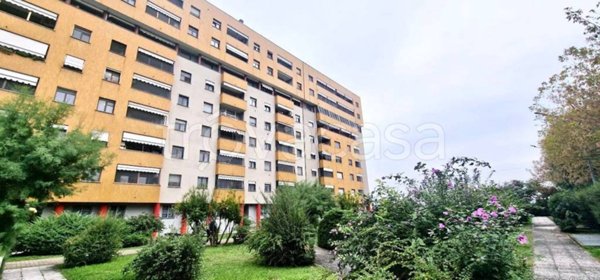 appartamento in vendita a Milano in zona Famagosta