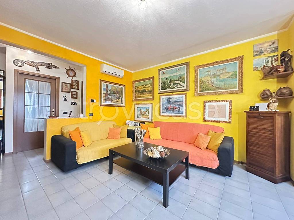 appartamento in vendita a Milano in zona Famagosta