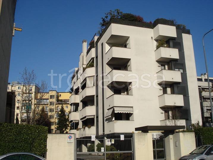 appartamento in vendita a Milano in zona Piazzale Lodi