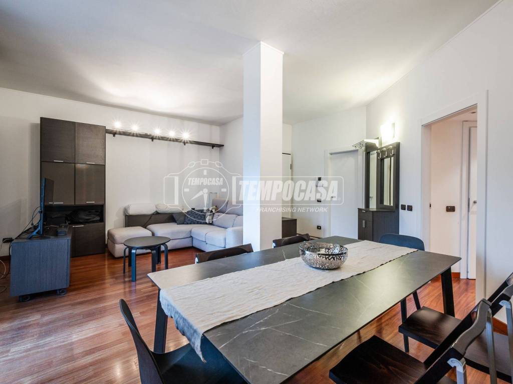 appartamento in vendita a Milano in zona Centro Direzionale