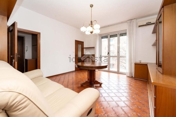 appartamento in vendita a Milano in zona Lorenteggio