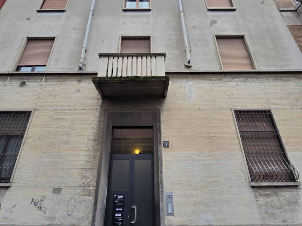 appartamento in vendita a Milano in zona Vigentino