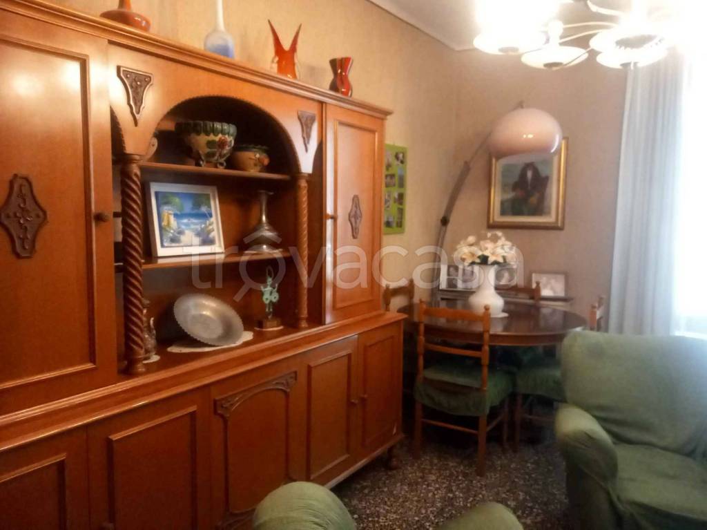 appartamento in vendita a Milano in zona Feltre