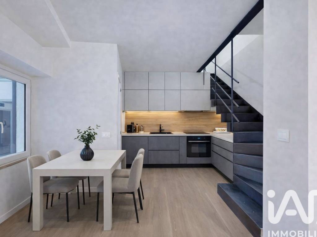 appartamento in vendita a Milano in zona Città Studi