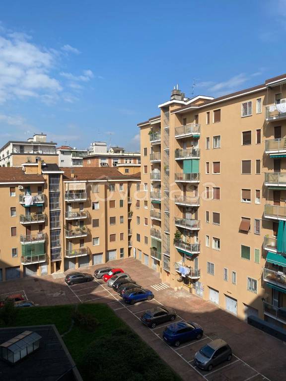 appartamento in vendita a Milano in zona Città Studi