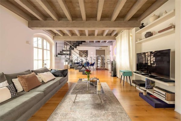 appartamento in vendita a Milano in zona Porta Genova