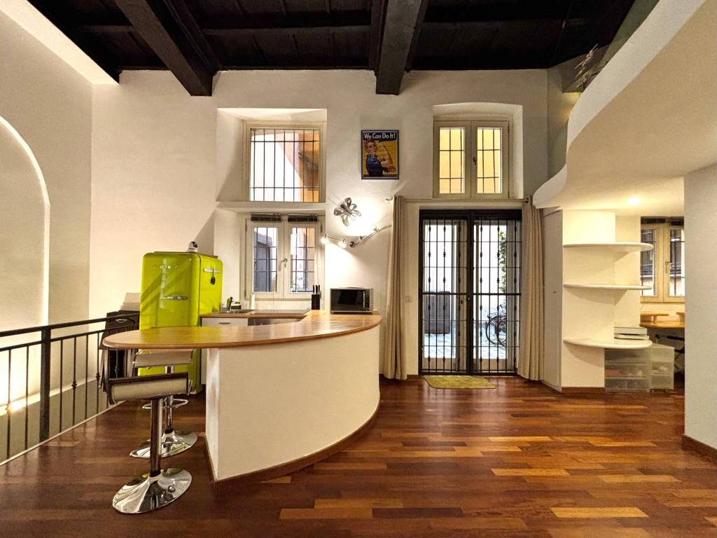 appartamento in vendita a Milano in zona Porta Ticinese