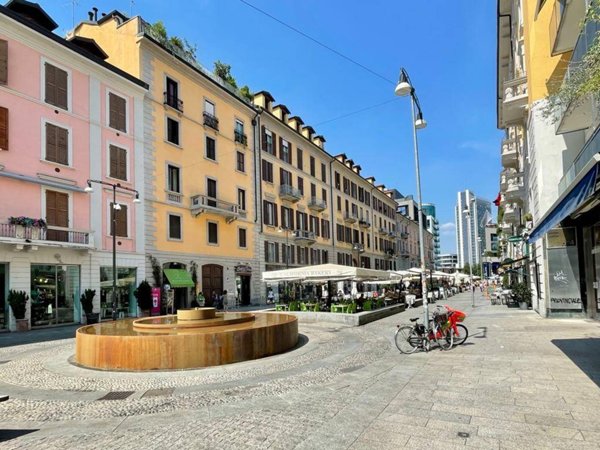 appartamento in vendita a Milano in zona Porta Nuova