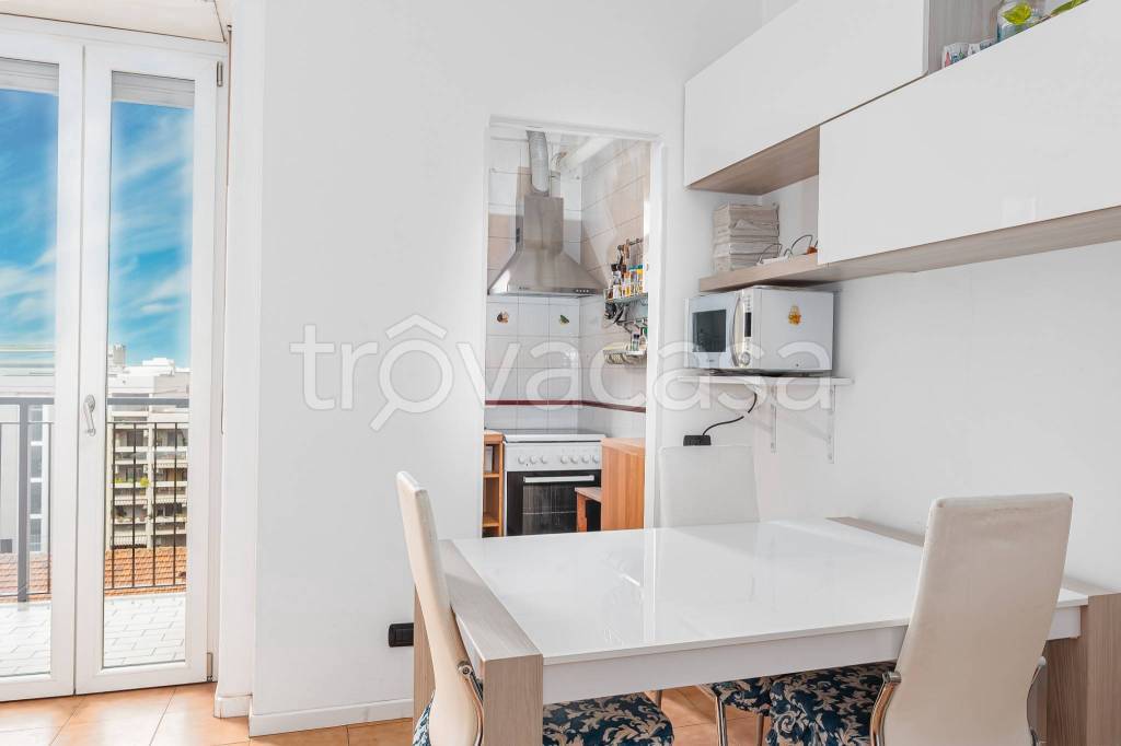 appartamento in vendita a Milano in zona Dergano