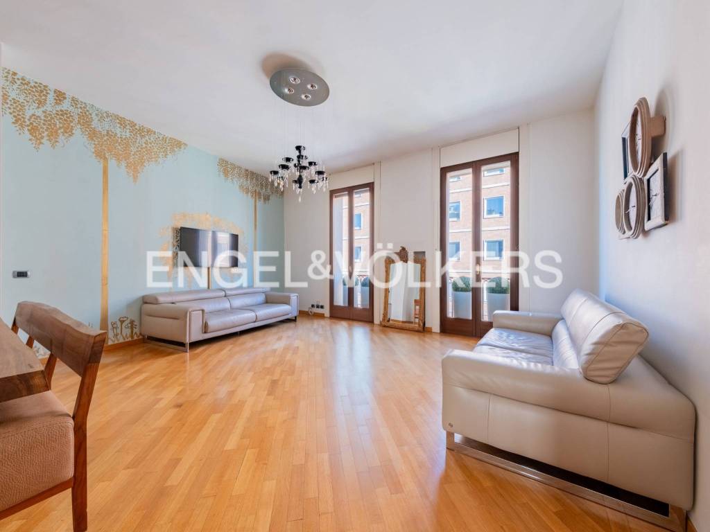 appartamento in vendita a Milano in zona Porta Ticinese