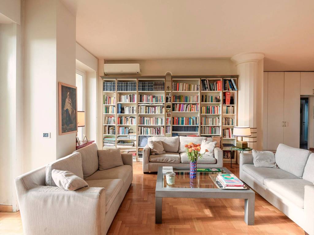 appartamento in vendita a Milano in zona Solari