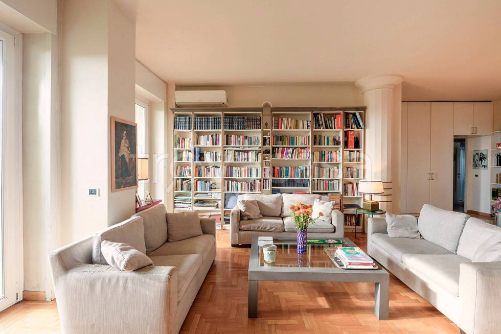 appartamento in vendita a Milano in zona Solari
