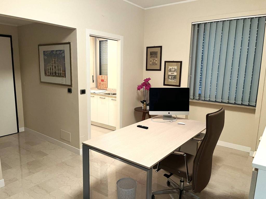 ufficio in vendita a Milano in zona Centro Direzionale