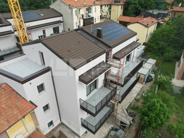 appartamento in vendita a Milano in zona Baggio