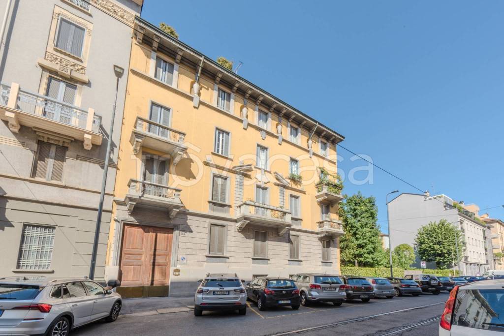 appartamento in vendita a Milano in zona Piazzale Lodi