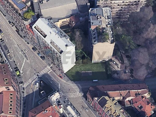 negozio in vendita a Milano in zona Guastalla