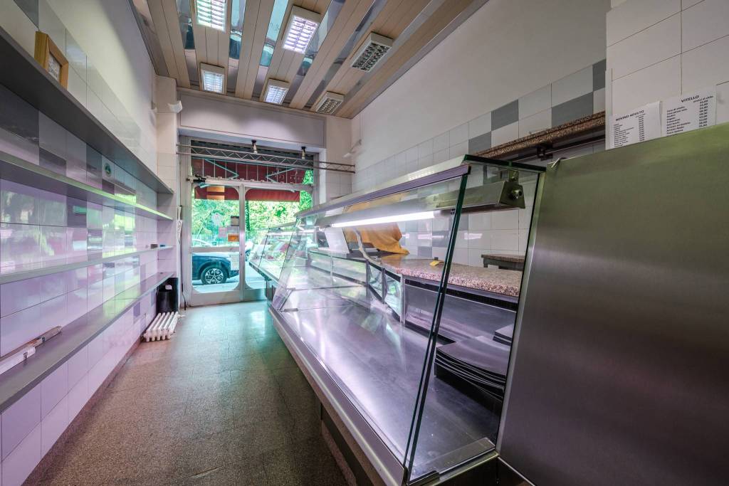 negozio in vendita a Milano in zona Città Studi