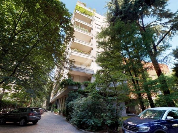 appartamento in vendita a Milano in zona Guastalla