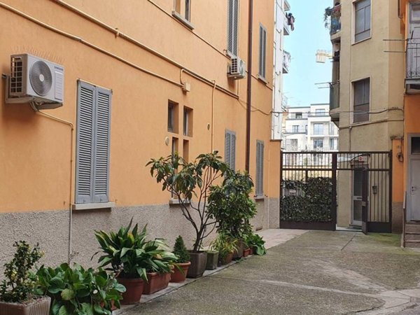 appartamento in vendita a Milano in zona Morivione