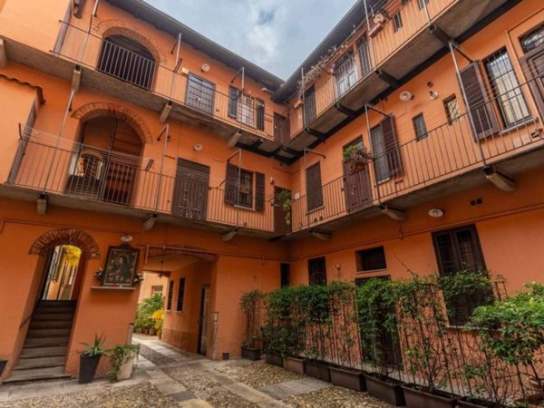 appartamento in vendita a Milano in zona Porta Genova