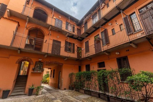 appartamento in vendita a Milano in zona Porta Genova