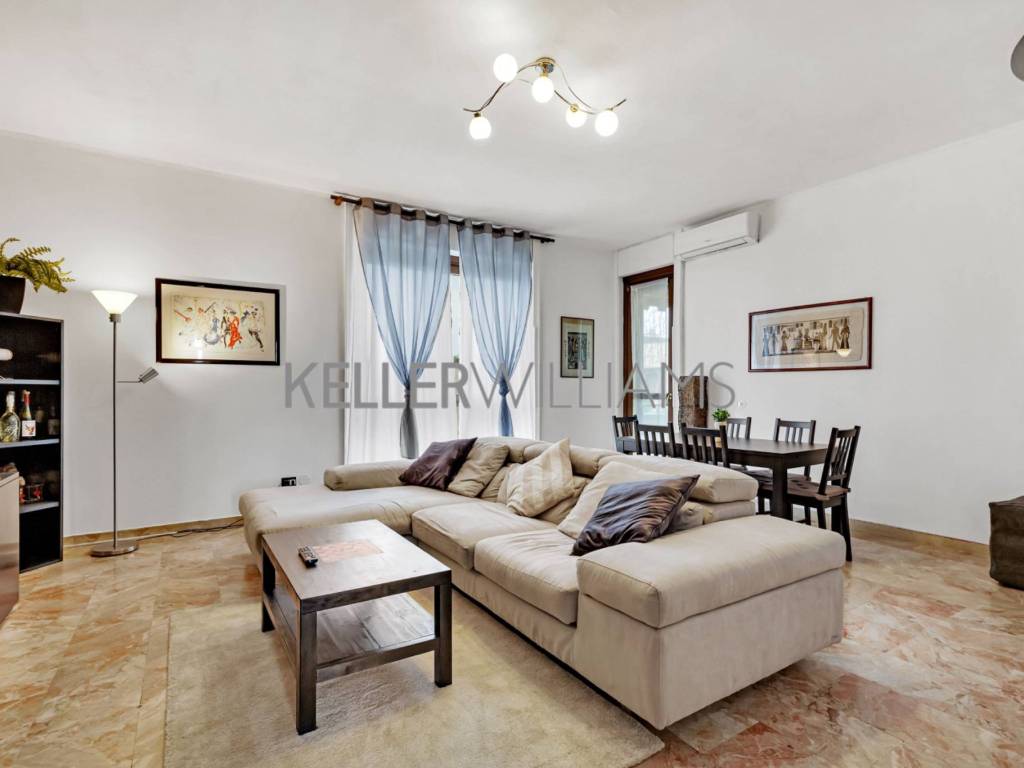 appartamento in vendita a Milano in zona Vigentino