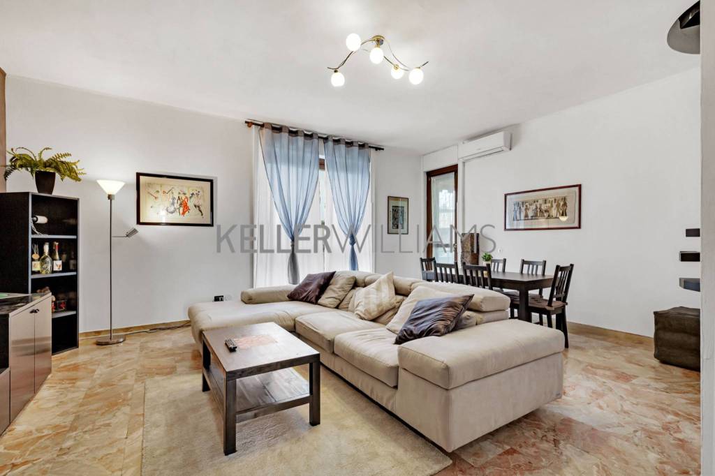 appartamento in vendita a Milano in zona Vigentino