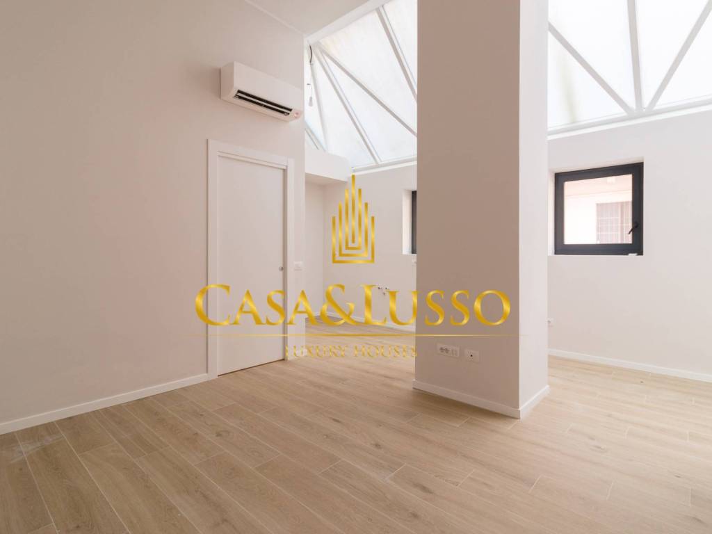 appartamento in vendita a Milano in zona Bocconi