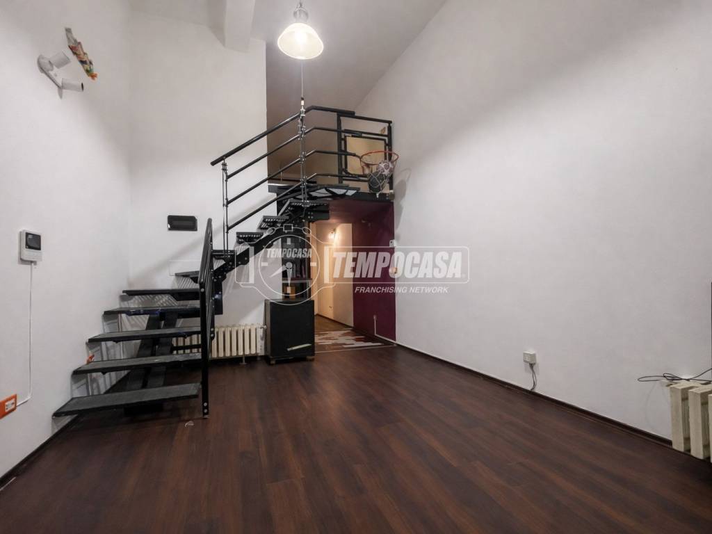 negozio in vendita a Milano in zona Crescenzago