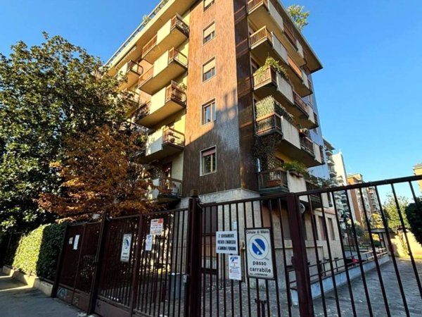 appartamento in vendita a Milano in zona Bocconi