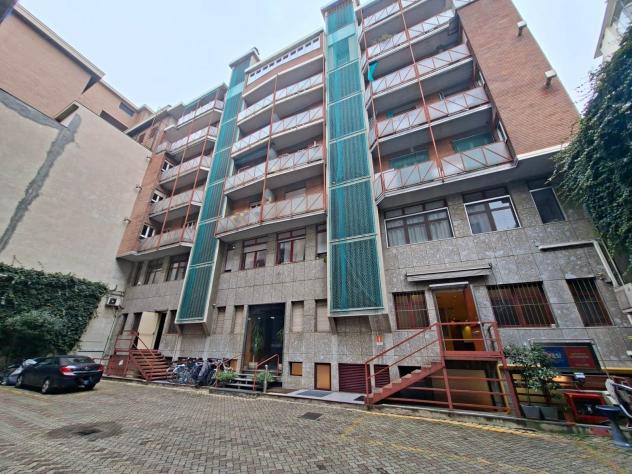 ufficio in vendita a Milano in zona Loreto