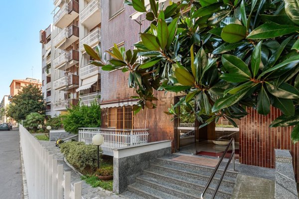 appartamento in vendita a Milano in zona Vigentino