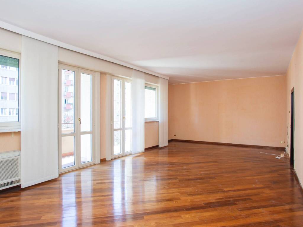 appartamento in vendita a Milano in zona Sempione