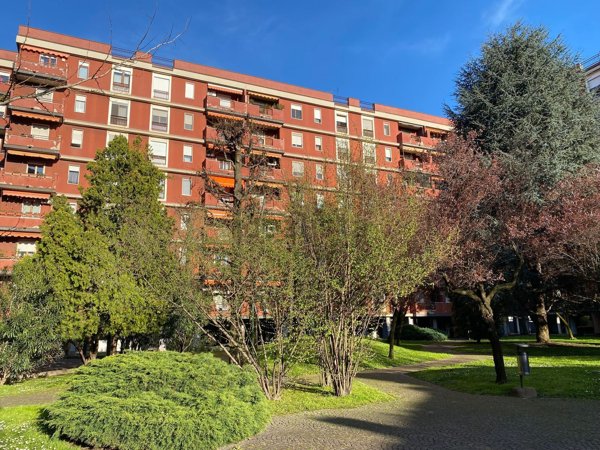 appartamento in vendita a Milano in zona Piazzale Lodi