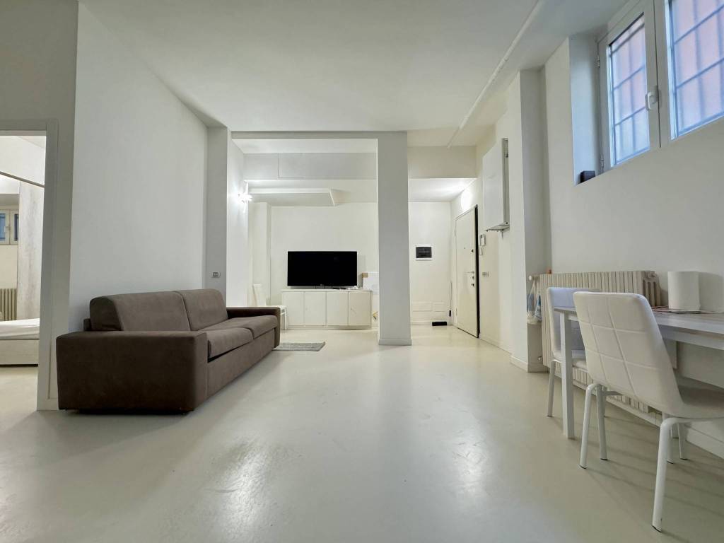 appartamento in vendita a Milano in zona Famagosta