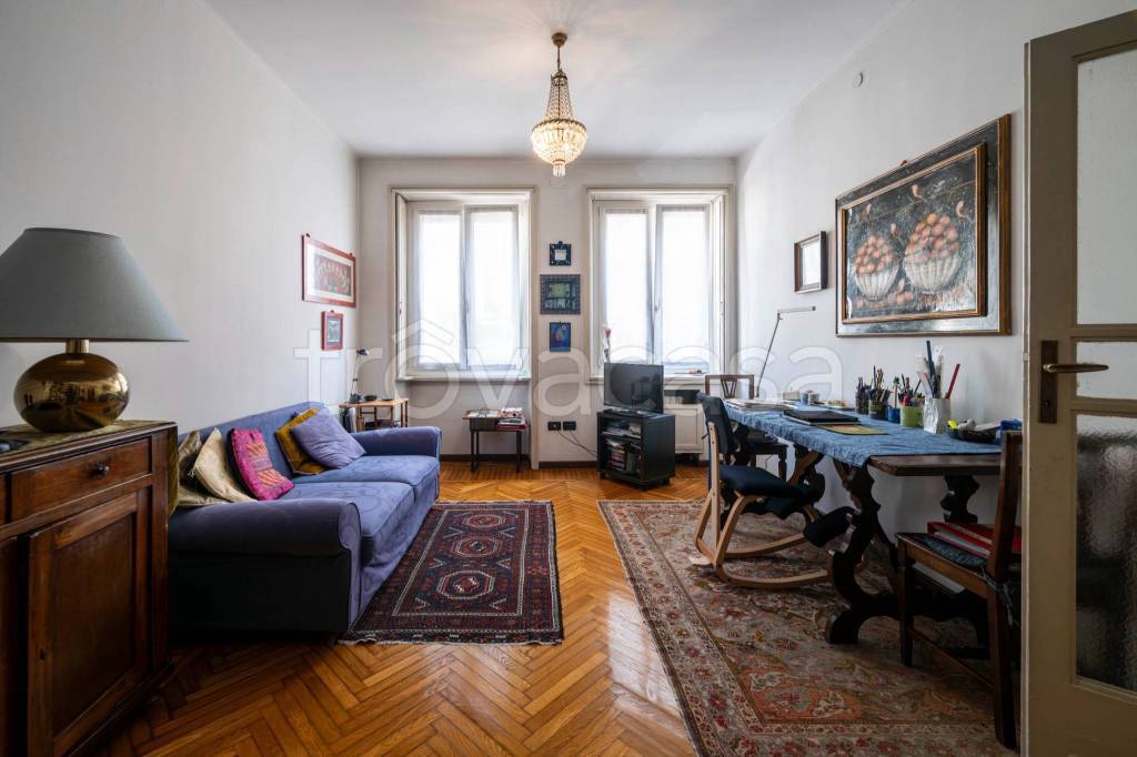 appartamento in vendita a Milano in zona Porta Garibaldi