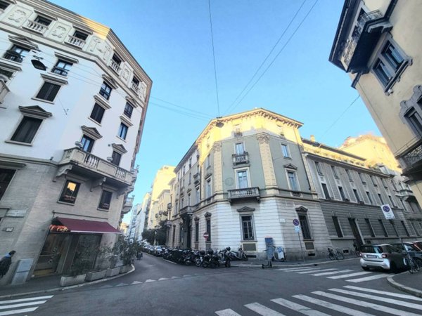 ufficio in vendita a Milano in zona Guastalla