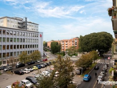 appartamento in vendita a Milano in zona Rembrandt