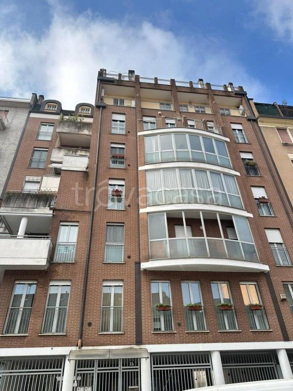 appartamento in vendita a Milano in zona Casoretto