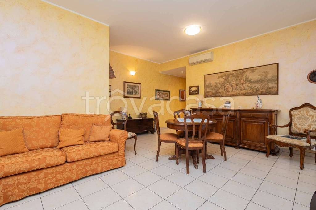 appartamento in vendita a Milano in zona Crescenzago