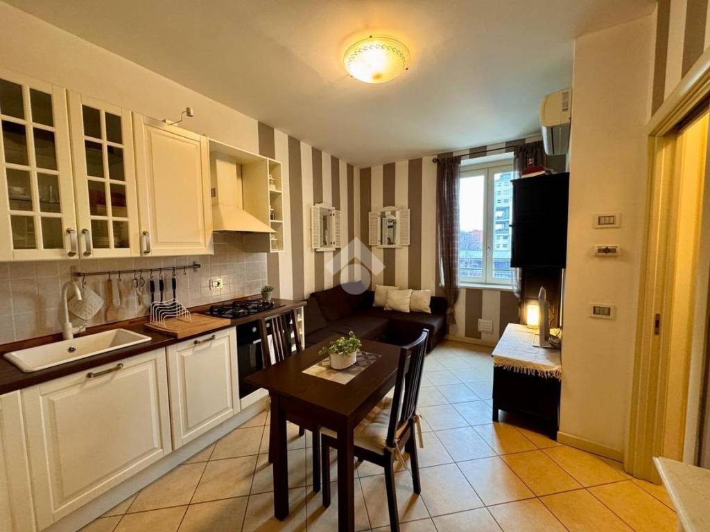 appartamento in vendita a Milano in zona Barona
