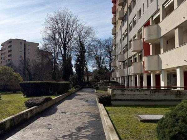 appartamento in vendita a Milano in zona QT8