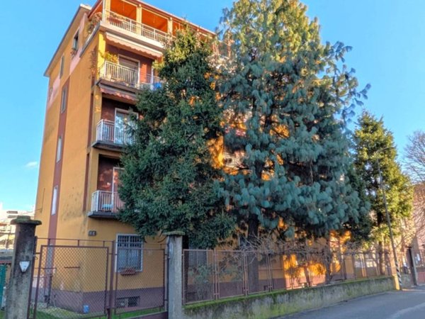 appartamento in vendita a Milano in zona Trenno