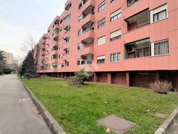 appartamento in vendita a Milano in zona Trenno