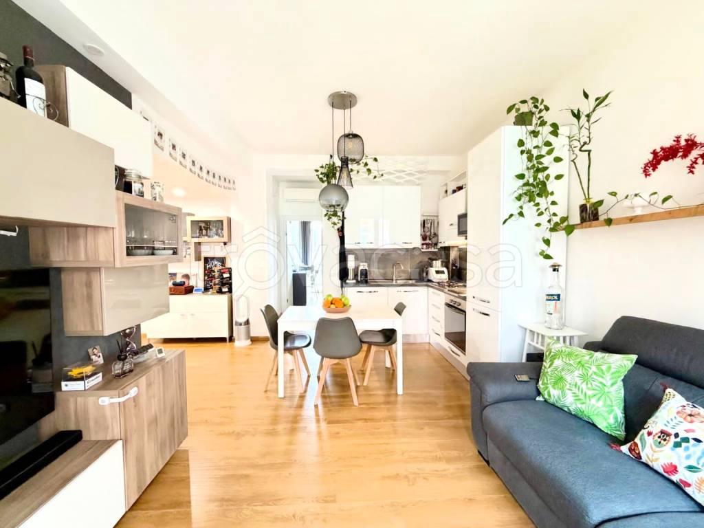 appartamento in vendita a Milano in zona Segnano