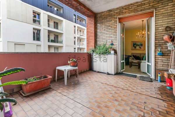 appartamento in vendita a Milano in zona Porta Genova