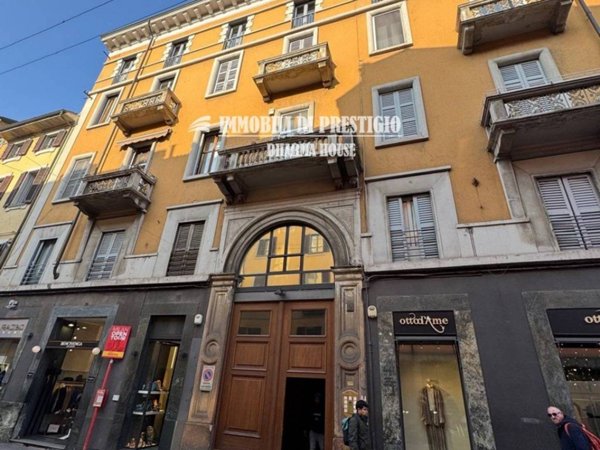 mansarda in vendita a Milano in zona Porta Nuova