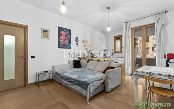 appartamento in vendita a Milano in zona Lorenteggio