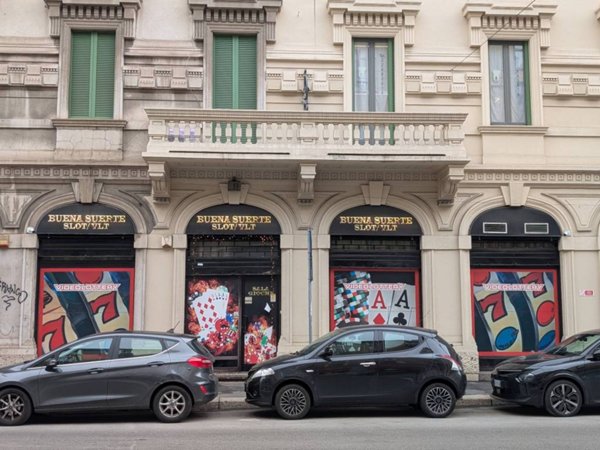 negozio in vendita a Milano in zona Isola