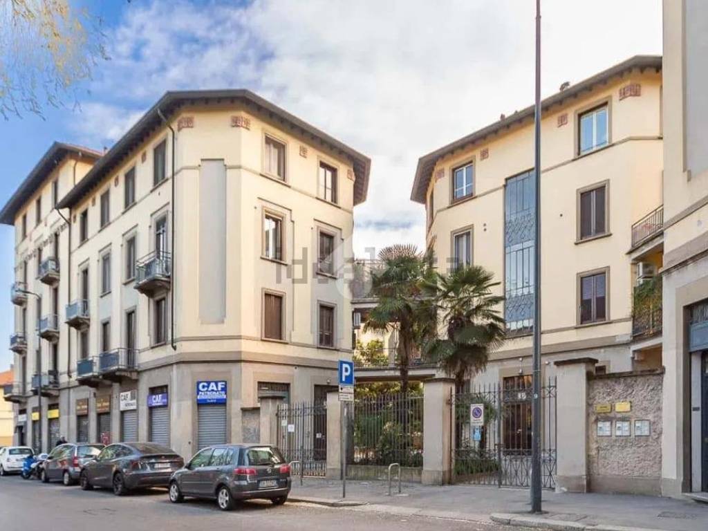 appartamento in vendita a Milano in zona Isola
